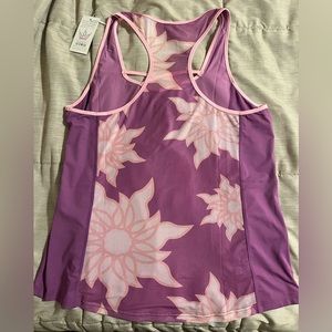 BNWT Crowned Athletics Golden Dreamer Flow top